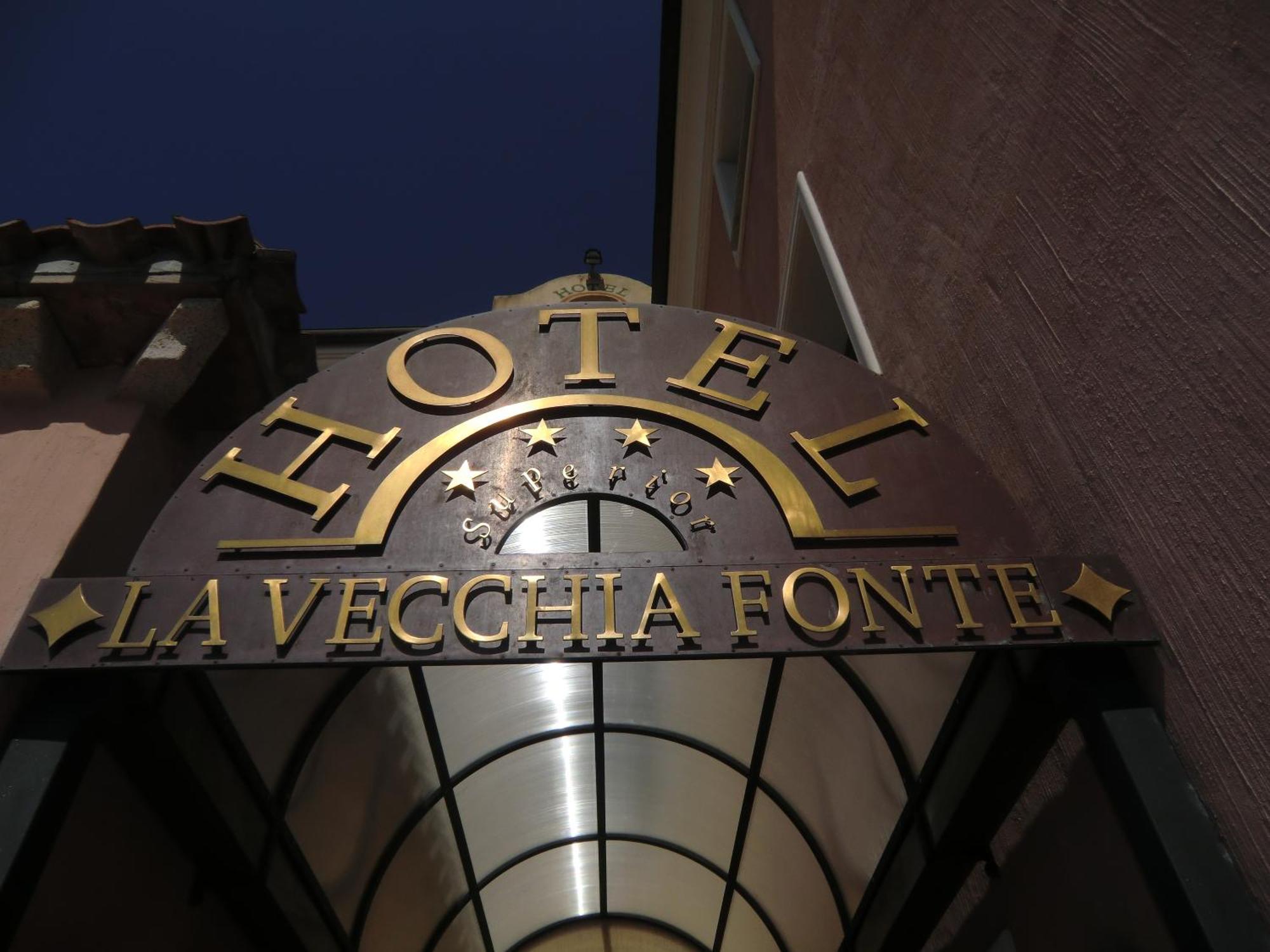 La Vecchia Fonte Boutique Hotel Палау Экстерьер фото