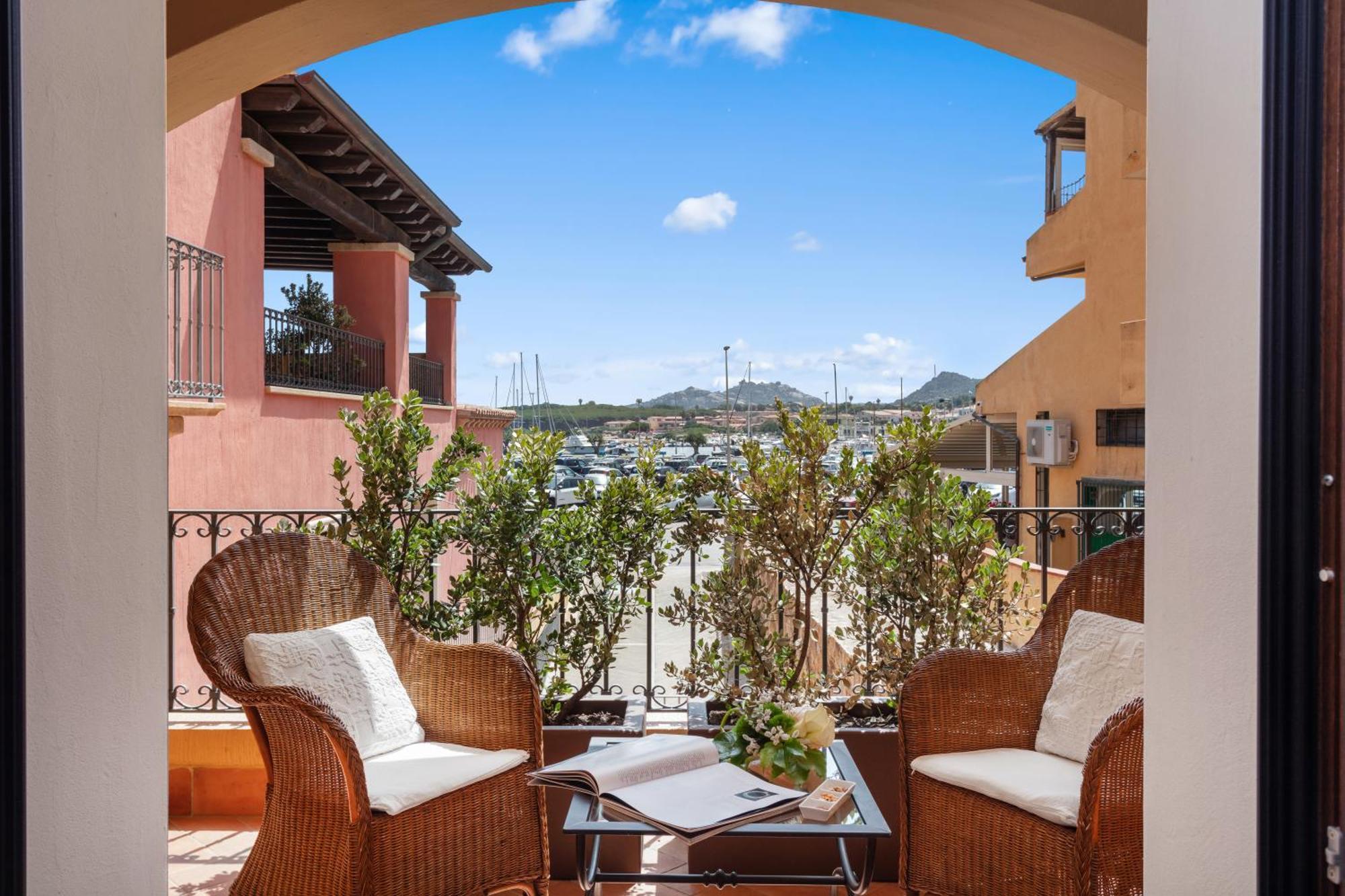 La Vecchia Fonte Boutique Hotel Палау Экстерьер фото